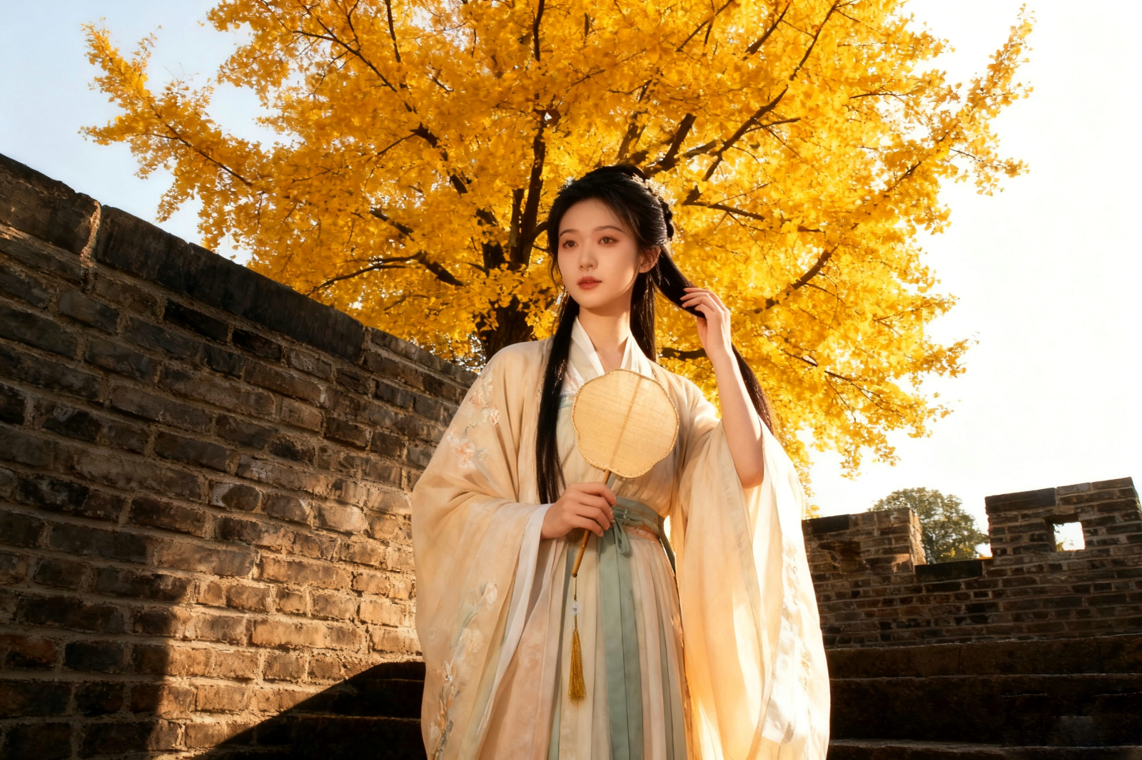 金风与古墙：秋日里的一场国风邂逅